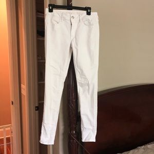 White skinny jeans
